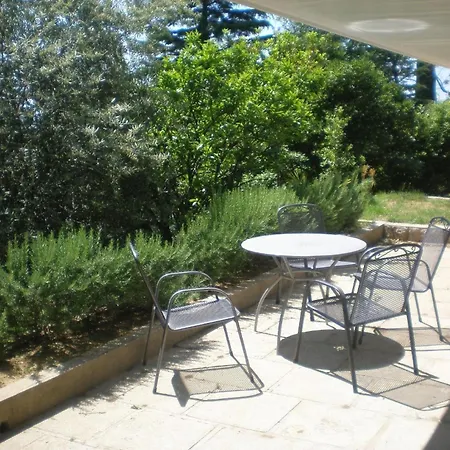 Ferienhaus In Mit Garten, Terrasse Und Grill Сasa de vacaciones *